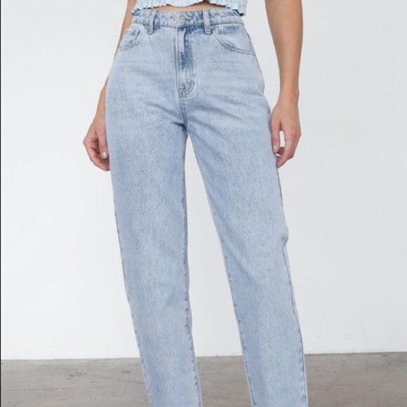 ✨ HIGH RISE CURVED BALLOON JEANS✨ - Picture 3 of 7